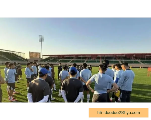 吴启鹏U19国青队训练受伤 提前回申花康复